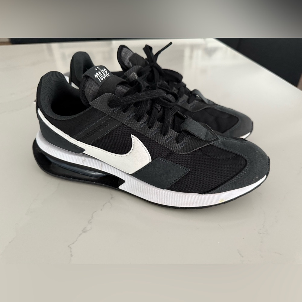 Men’s Nike Sneakers 11.5